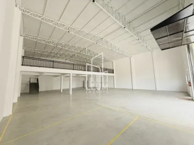 Galpão / Depósito / Armazém para alugar, 632m² no Rio Pequeno, Camboriú