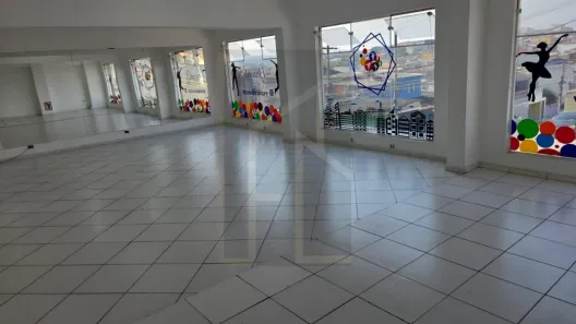 Conjunto Comercial / Sala para alugar, 135m² no Vila Monte Belo, Itaquaquecetuba