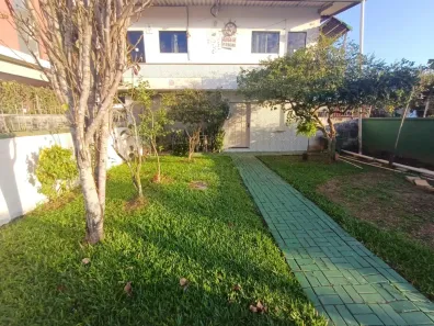 Casa com 2 Quartos para alugar, 55m² no Centro, Navegantes