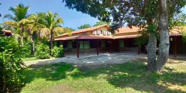 Fazenda / Sítio / Chácara com 5 Quartos à venda, 258m² no Bacaxá (Bacaxá), Saquarema