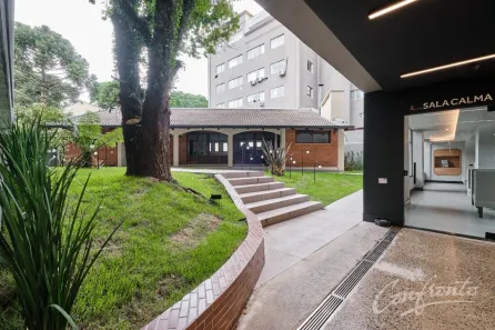 Casa Comercial para alugar, 600m² no Hugo Lange, Curitiba