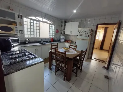 Casa de Condomínio com 4 Quartos à venda, 300m² no Setor Habitacional Contagem, Brasília