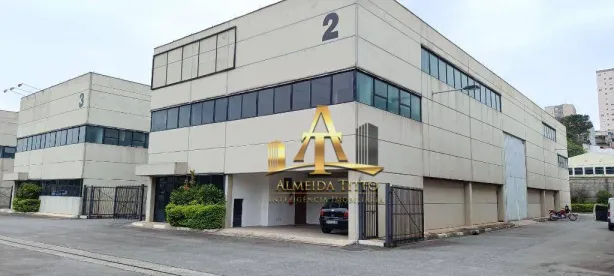 Galpão / Depósito / Armazém para alugar, 900m² no Quitaúna, Osasco