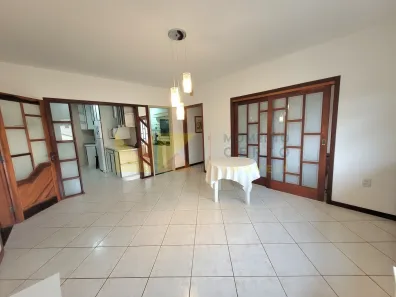 Casa com 4 Quartos para alugar, 200m² no Água Verde, Blumenau