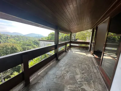 Casa de Condomínio com 5 Quartos para venda ou aluguel, 500m² no Sapê, Niterói