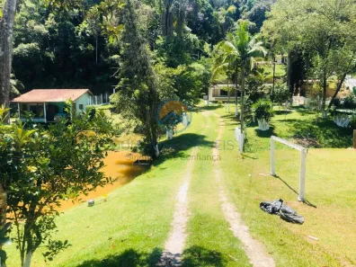 Fazenda / Sítio / Chácara com 3 Quartos à venda, 250m² no , Embu-Guaçu