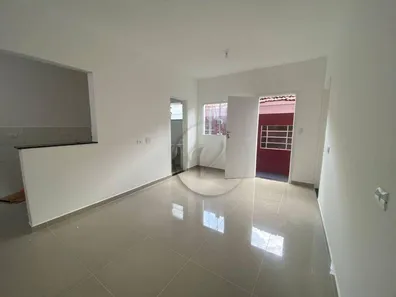 Casa de Condomínio com 2 Quartos para alugar, 55m² no Vila Bastos, Santo André