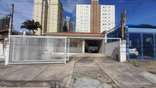 Prédio Inteiro com 3 Quartos para venda ou aluguel, 257m² no Vila Itapura, Campinas