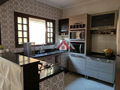 Sobrado com 3 Quartos à venda, 158m² no Jardim Ikeda, Suzano