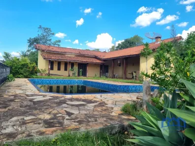 Fazenda / Sítio / Chácara com 4 Quartos à venda, 3000m² no , Mairinque