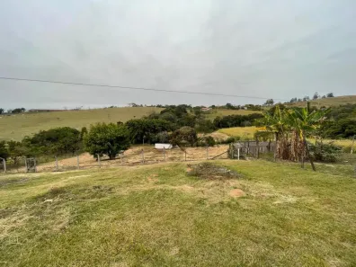 Fazenda / Sítio / Chácara com 4 Quartos para alugar, 373m² no Chácaras Rurais Guararema, Jacareí
