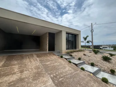 Casa de Condomínio com 3 Quartos à venda, 200m² no Jardins Capri, Senador Canedo