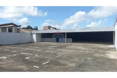 Galpão / Depósito / Armazém para alugar, 750m² no Candelária, Natal
