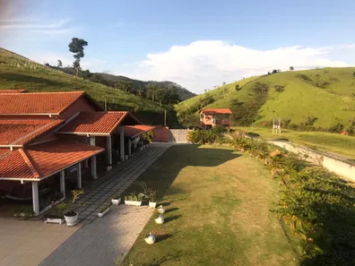 Fazenda / Sítio / Chácara com 4 Quartos à venda, 500m² no Zona Rural, Nazaré Paulista