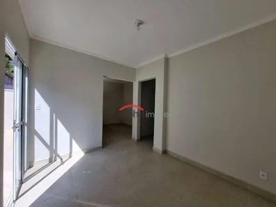 Sobrado com 3 Quartos para venda ou aluguel, 136m² no Jardim Sumarezinho, Hortolândia