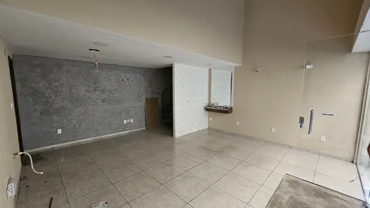 Loja / Salão / Ponto Comercial para alugar, 30m² no Centro, Cabo Frio