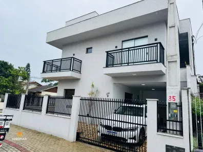 Sobrado com 3 Quartos à venda, 109m² no Centro, Balneário Piçarras
