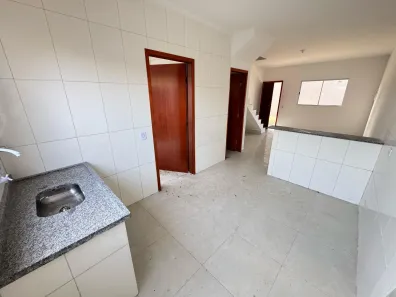 Casa de Condomínio com 2 Quartos à venda, 80m² no , Mongaguá