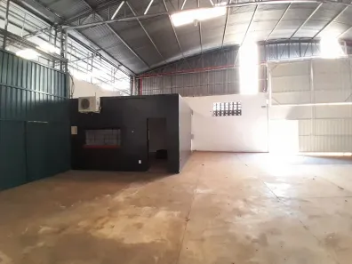 Galpão / Depósito / Armazém para alugar, 860m² no Parque Industrial, Araçatuba