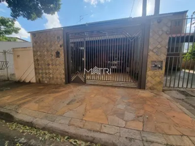 Sobrado com 3 Quartos à venda, 99m² no Jardim Quitandinha, Araraquara