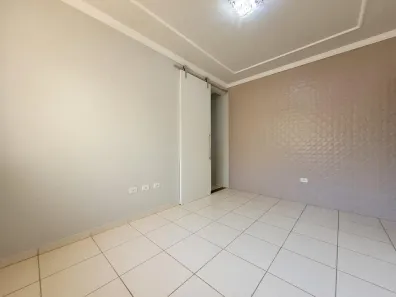 Casa com 3 Quartos para alugar, 100m² no Jardim Licce, Maringá