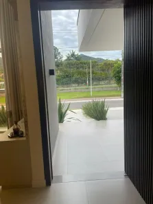 Casa com 3 Quartos para alugar, 270m² no Santa Regina, Camboriú