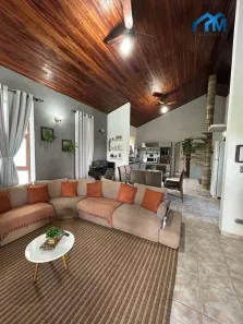 Fazenda / Sítio / Chácara com 3 Quartos à venda, 160m² no Chácara Maracajás, Salto