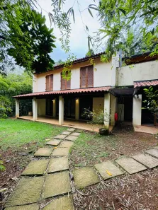 Casa de Condomínio com 3 Quartos para venda ou aluguel, 300m² no Chácara do Refúgio, Carapicuíba