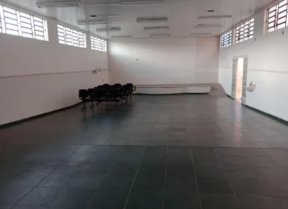 Loja / Salão / Ponto Comercial com 1 Quarto à venda, 160m² no Vila São Vicente, Uberaba