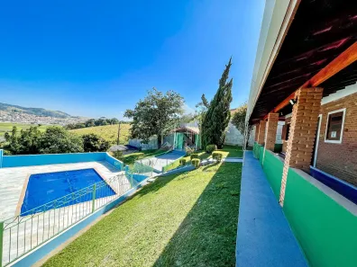 Fazenda / Sítio / Chácara com 5 Quartos à venda, 250m² no Marinas, Bom Jesus dos Perdões