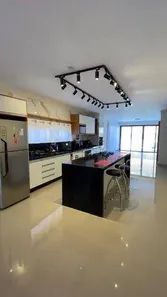Casa de Condomínio com 3 Quartos para venda ou aluguel, 226m² no Estação, São Roque