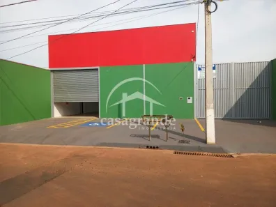 Galpão / Depósito / Armazém à venda, 340m² no Novo Mundo, Uberlândia