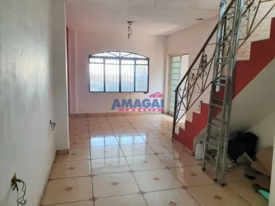 Sobrado com 4 Quartos à venda, 170m² no Jardim Primavera, Jacareí
