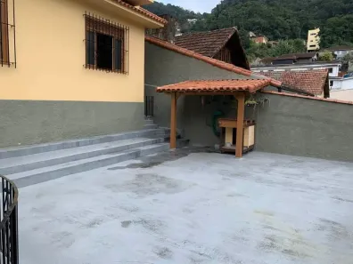 Casa com 3 Quartos para alugar, 90m² no Quissama, Petrópolis