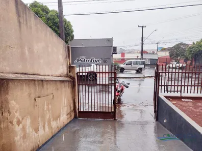Casa com 3 Quartos para venda ou aluguel, 90m² no Leonor, Londrina