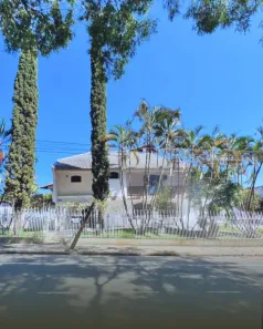 Sobrado com 6 Quartos para alugar, 10m² no Centro, Telêmaco Borba