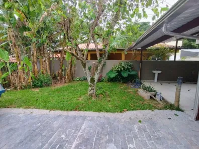 Casa com 2 Quartos para alugar, 100m² no Itacorubi, Florianópolis