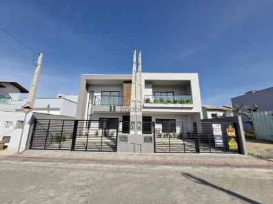 Sobrado com 3 Quartos à venda, 132m² no Itacolomi, Balneário Piçarras