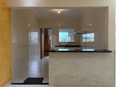 Sobrado com 2 Quartos para venda ou aluguel, 212m² no Jardim São Pedro, Mogi das Cruzes