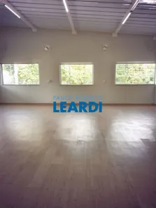 Loja / Salão / Ponto Comercial para alugar, 94m² no Centro, Atibaia