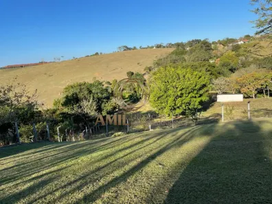 Fazenda / Sítio / Chácara com 4 Quartos para venda ou aluguel, 208m² no Chácaras Rurais Guararema, Jacareí