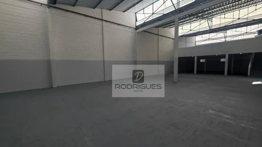 Galpão / Depósito / Armazém para alugar, 625m² no Conceição, Diadema