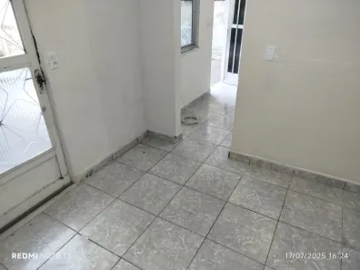 Casa de Vila com 1 Quarto para alugar, 30m² no Santa Terezinha, Mesquita
