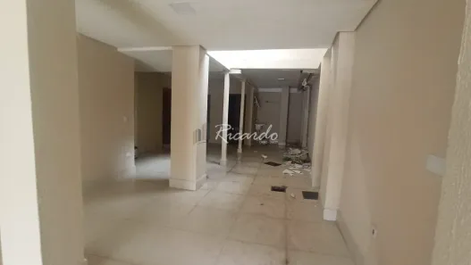 Loja / Salão / Ponto Comercial com 2 Quartos para alugar, 130m² no Vila Aratimbo, Arapongas