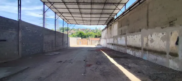 Galpão / Depósito / Armazém para alugar, 790m² no Mutondo, São Gonçalo