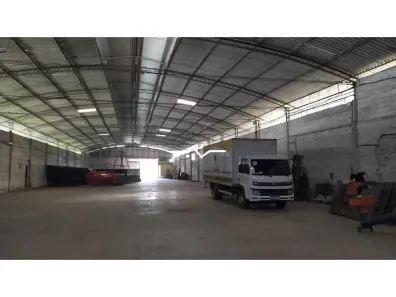 Galpão / Depósito / Armazém para alugar, 1400m² no , Marituba