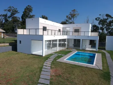 Fazenda / Sítio / Chácara com 4 Quartos à venda, 1000m² no , Mairinque