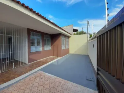 Casa com 3 Quartos para alugar, 300m² no Suíça, Aracaju