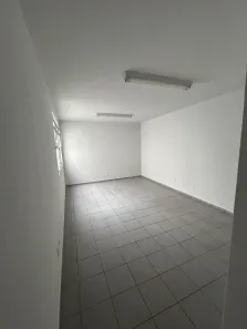 Conjunto Comercial / Sala com 2 Quartos para alugar, 26m² no Zona 02, Maringá