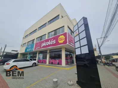 Conjunto Comercial / Sala para alugar, 270m² no Monte Alegre, Camboriú